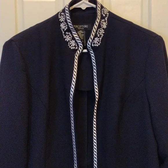 Perceptions jacket. - Picture 2 of 10